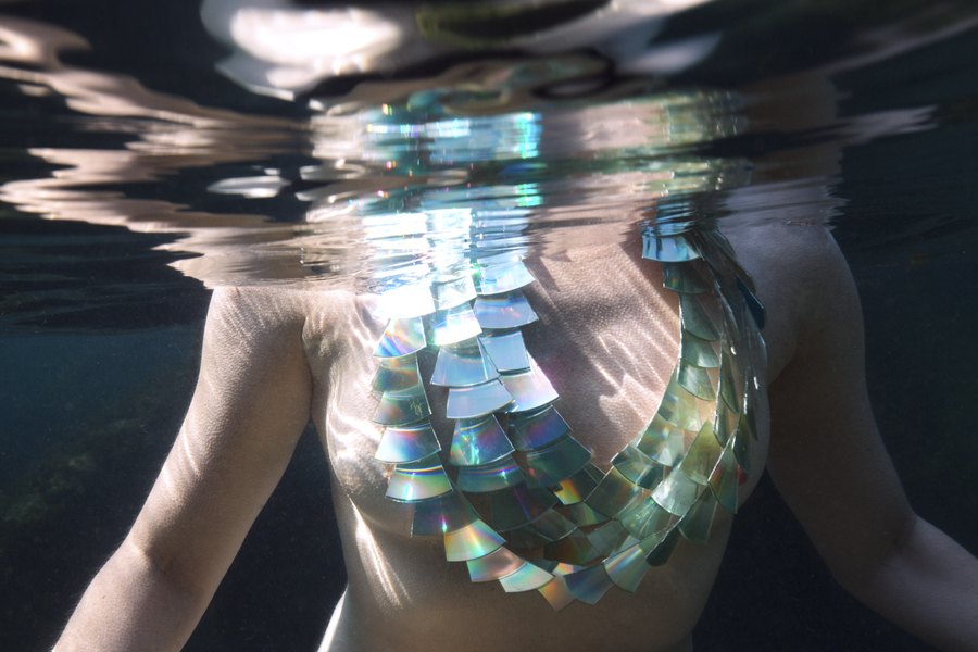Desús, underwater CD necklace