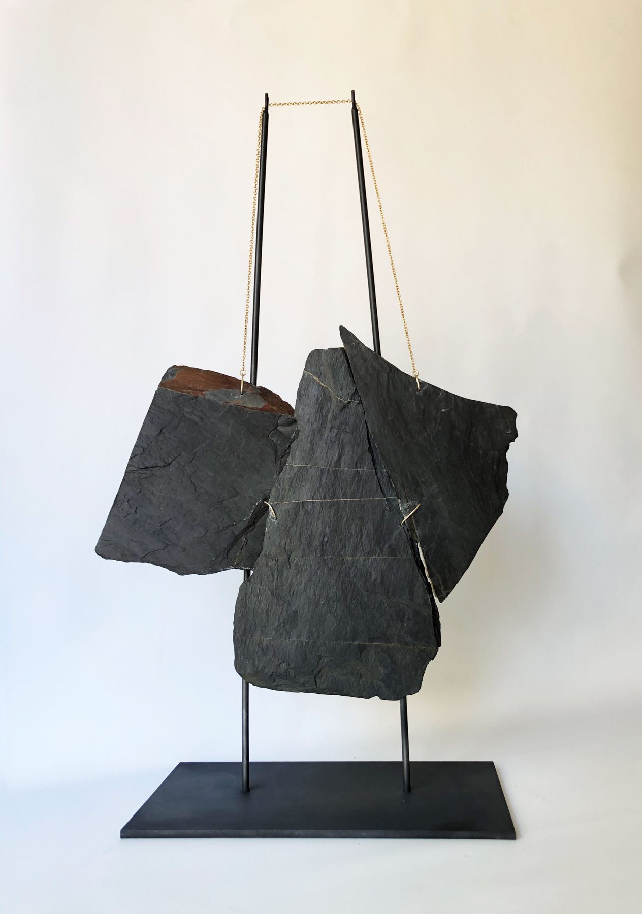 Slate necklace with gold chain, Mar intern